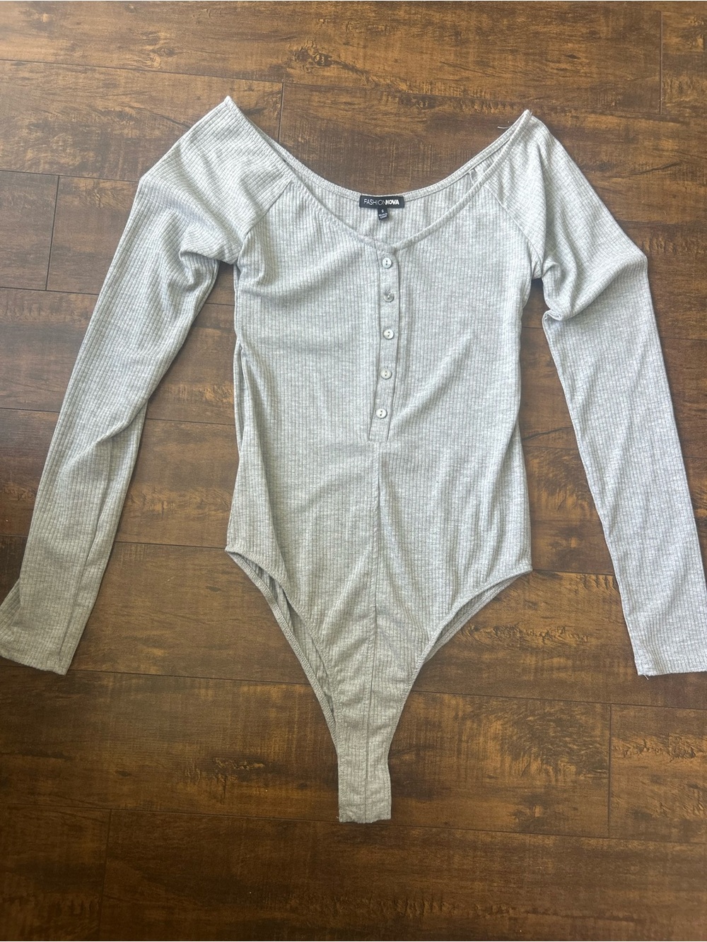 Fashion Nova Light Grey Ribbed Long-Sleeve Bodysuit